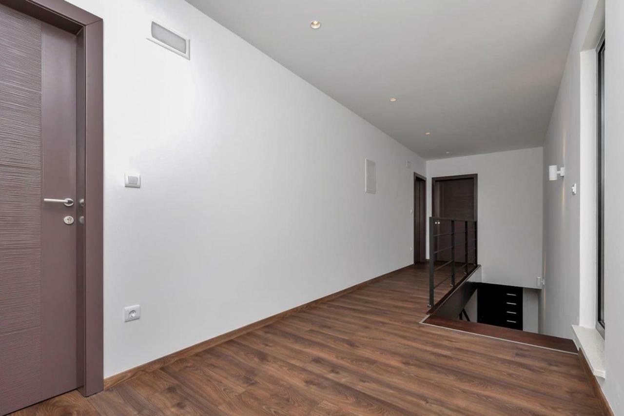 Holiday Home E Bast Luaran gambar