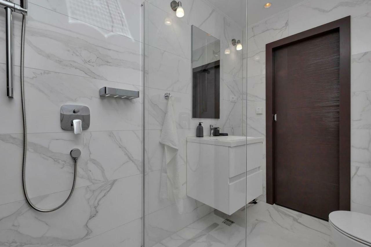 Holiday Home E Bast Luaran gambar