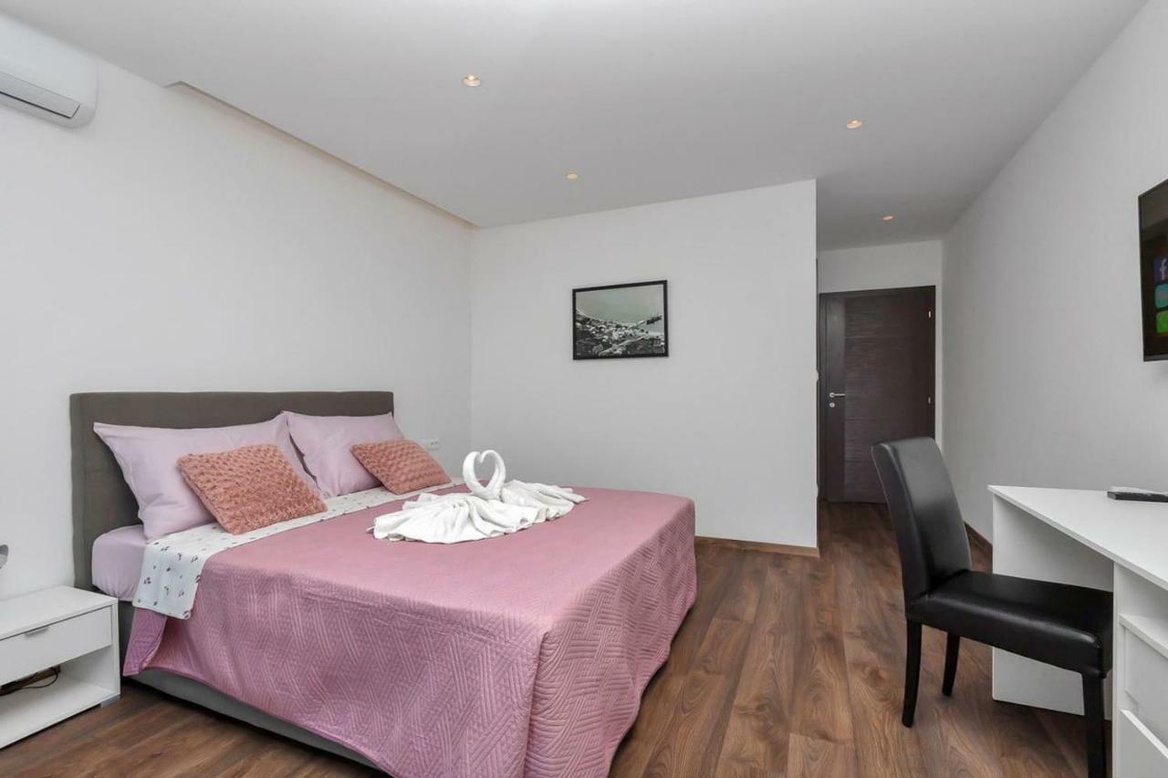 Holiday Home E Bast Luaran gambar
