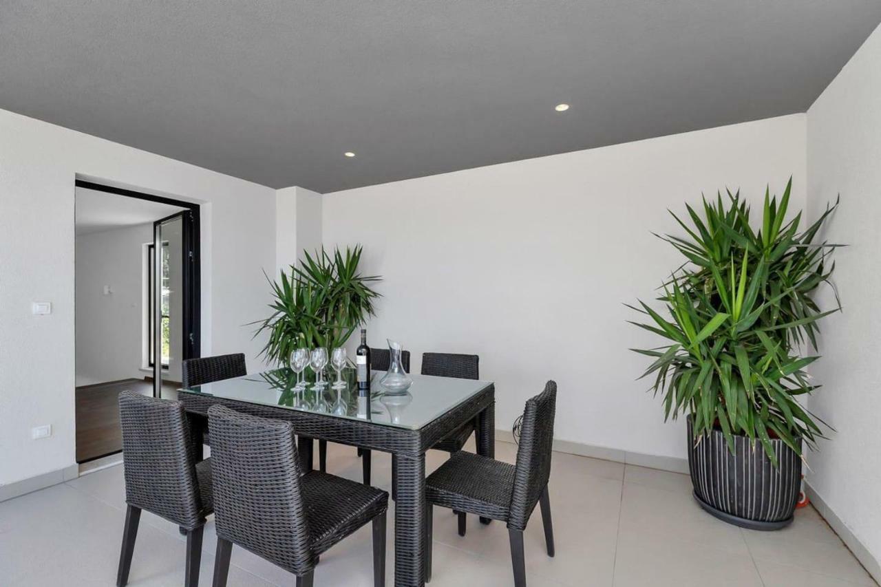 Holiday Home E Bast Luaran gambar