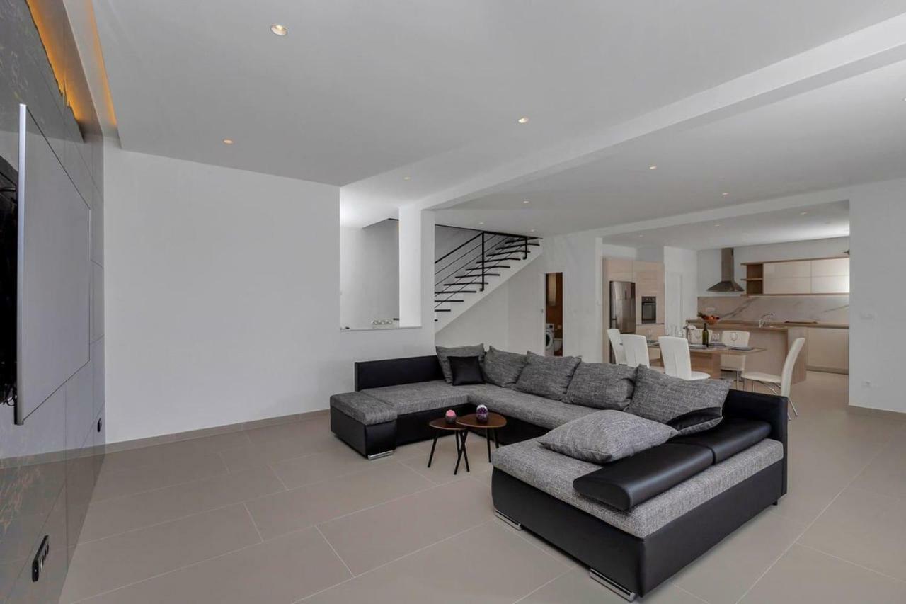 Holiday Home E Bast Luaran gambar