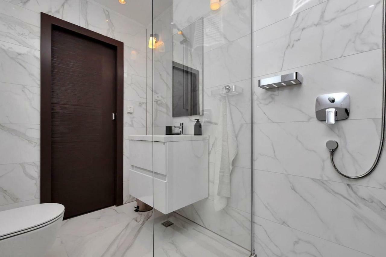 Holiday Home E Bast Luaran gambar